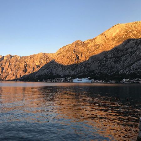 Palazzo Sbutega Bed & Breakfast Kotor Luaran gambar