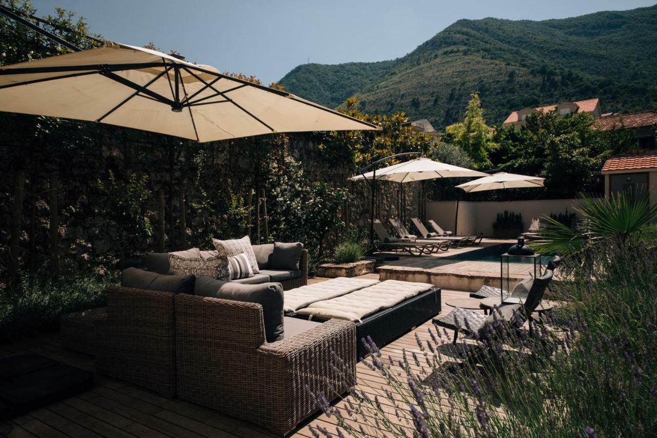 Palazzo Sbutega Bed & Breakfast Kotor Luaran gambar