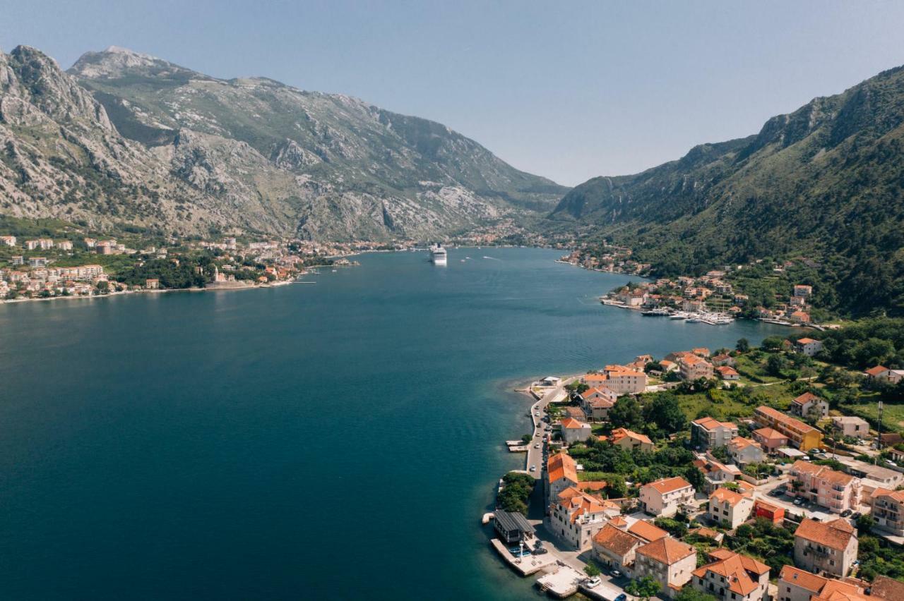 Palazzo Sbutega Bed & Breakfast Kotor Luaran gambar