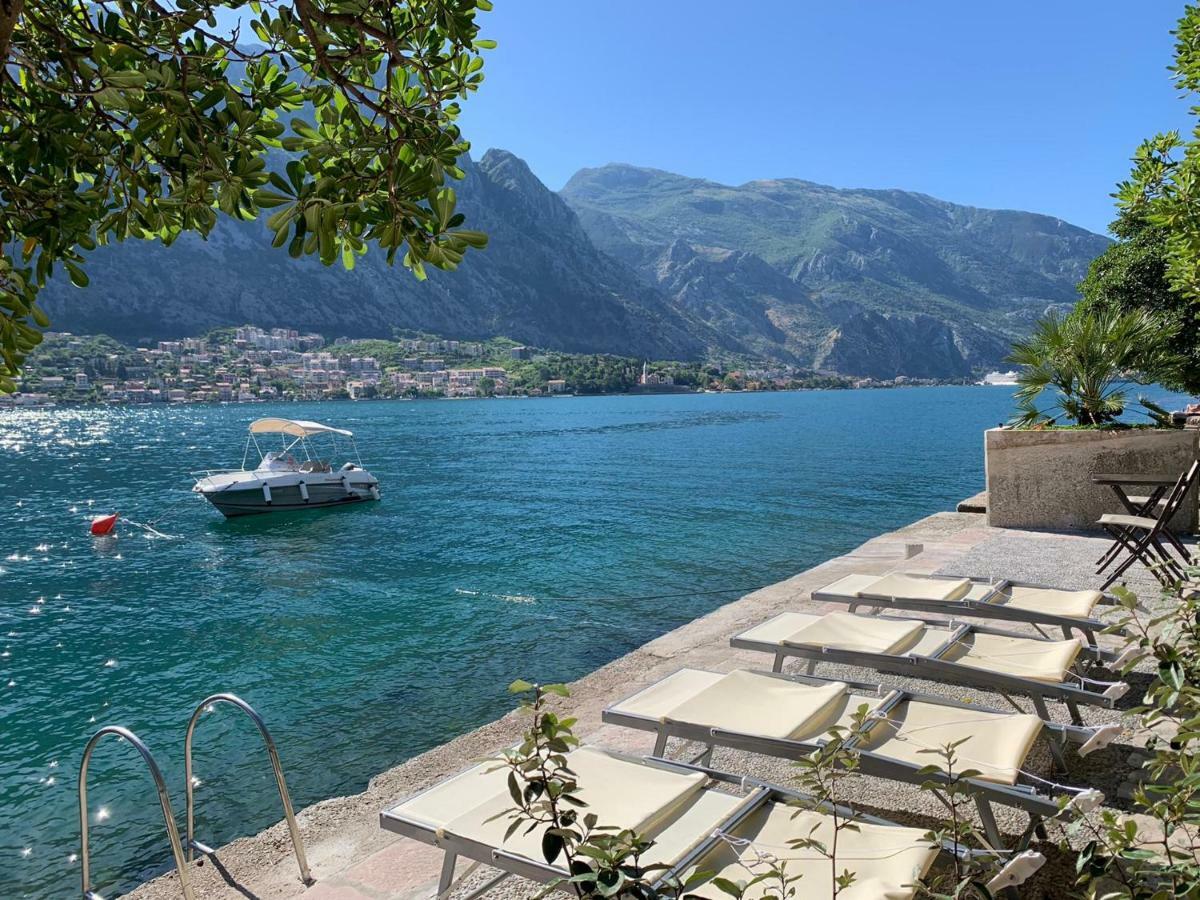 Palazzo Sbutega Bed & Breakfast Kotor Luaran gambar